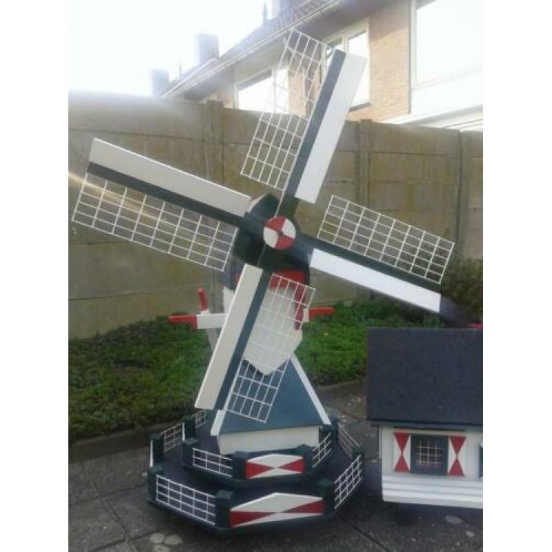 Molen met huisje