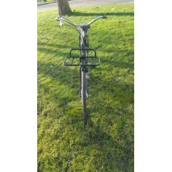 in nieuwe staat stevige damesfiets azor