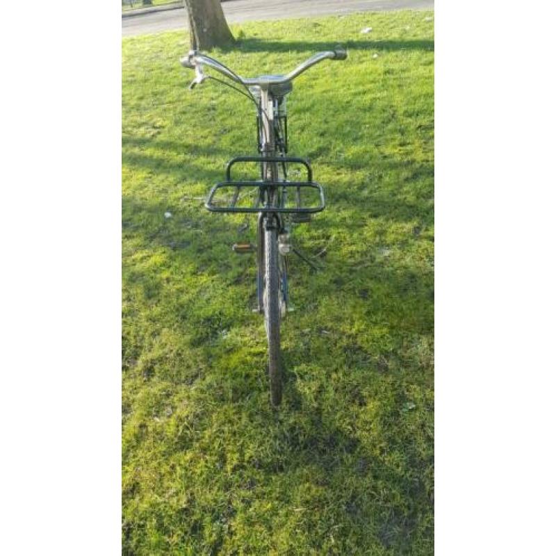 in nieuwe staat stevige damesfiets azor