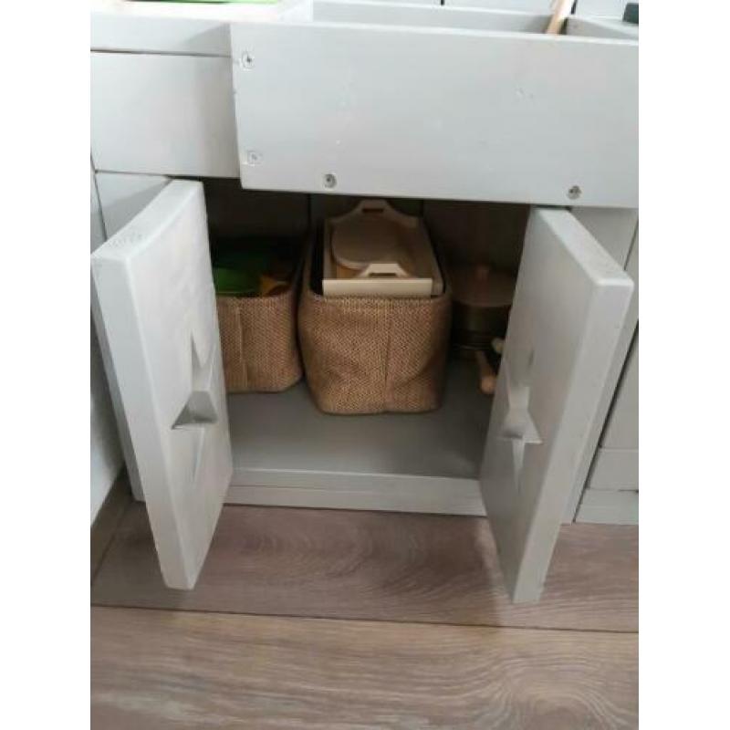 Speelkeuken van steigerhout met veel accessoires