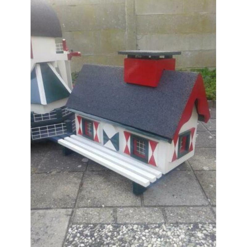 Molen met huisje