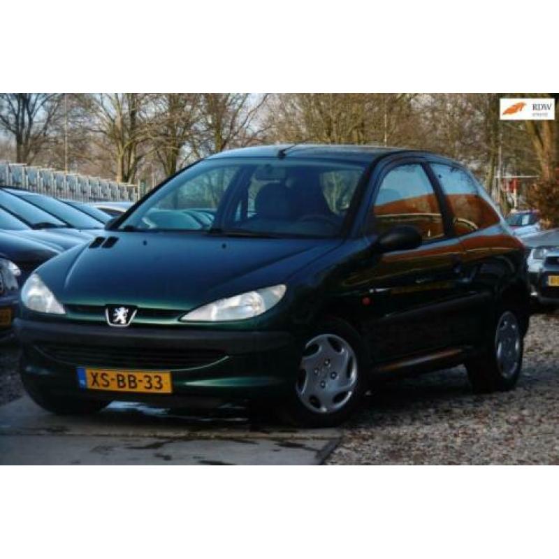 Peugeot 206 1.1 XR 112DKM/NAP/STUURBEKRACHTIGING/APK