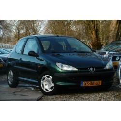 Peugeot 206 1.1 XR 112DKM/NAP/STUURBEKRACHTIGING/APK