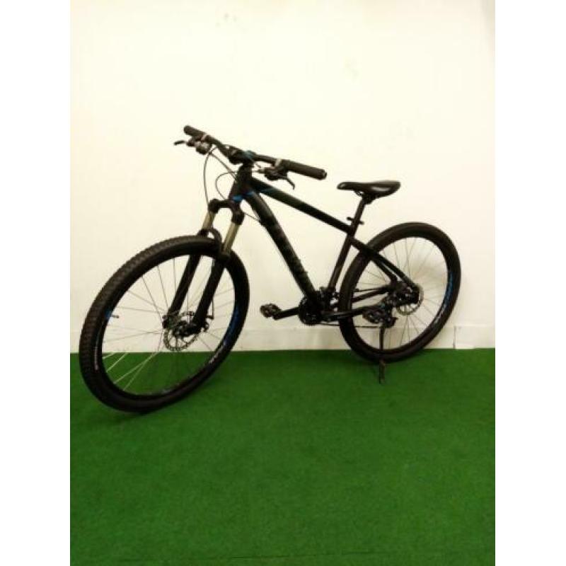B-twin Rockrider 520 27.5 inch 24 speed nette staat