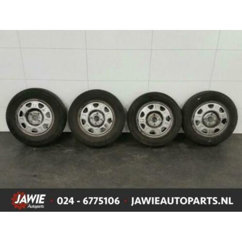 Chevrolet Spark Velgen set + banden