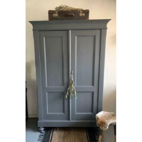 Antiek landelijke biedermeier kast