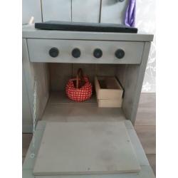 Speelkeuken van steigerhout met veel accessoires