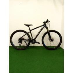 B-twin Rockrider 520 27.5 inch 24 speed nette staat
