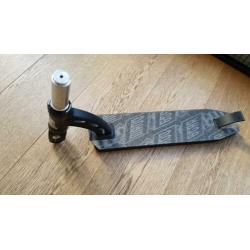 Mgp vx5 team stuntstep deck met fsa headset + mgp vork zwart