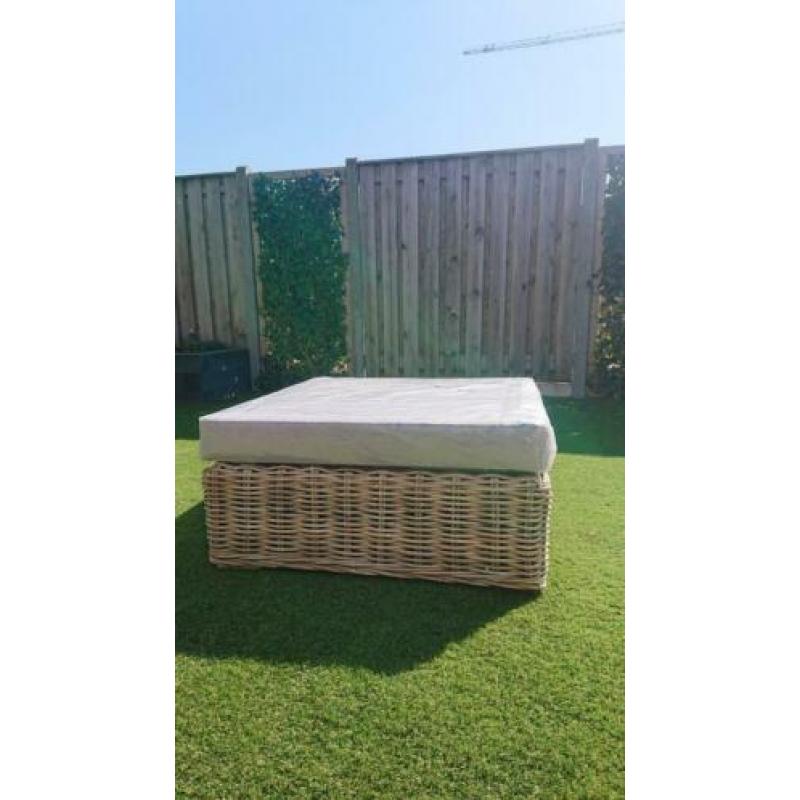 Rotan hoker/tafel