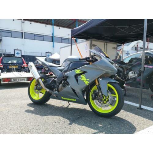 Kawasaki zx10r 2004 circuit
