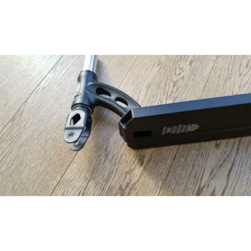 Mgp vx5 team stuntstep deck met fsa headset + mgp vork zwart