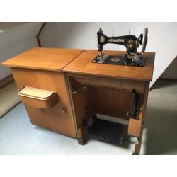 Gritzner-extra trapnaaimachine in originele kast