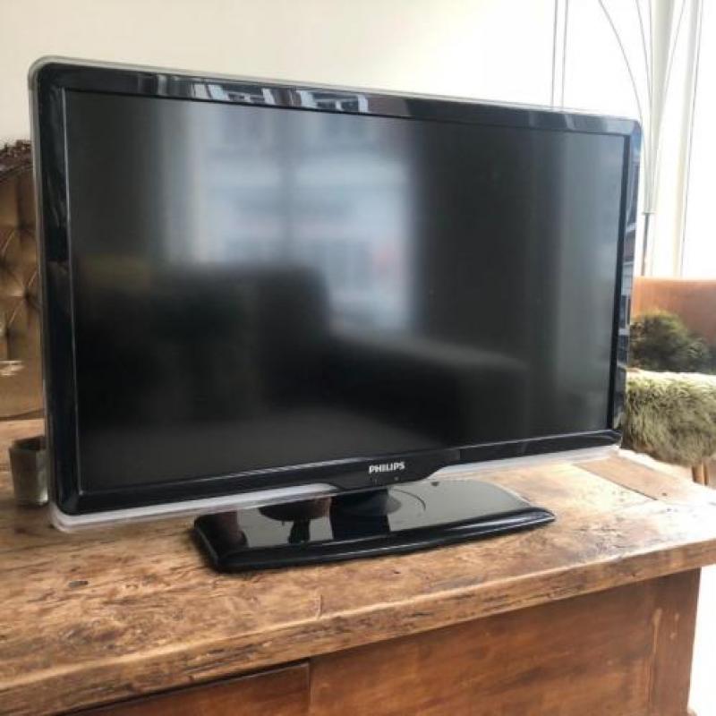Mooie Philips Ambilight 32 inch (81 cm) LCD televisie