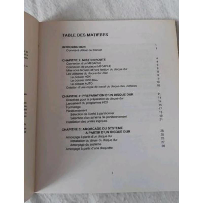 Uit 1987/8 Duitse en Franse Atari handleiding hard disk