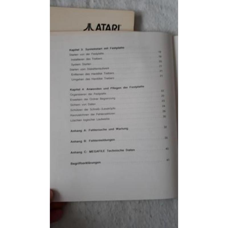 Uit 1987/8 Duitse en Franse Atari handleiding hard disk