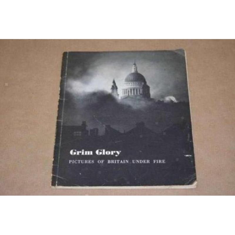 Fotoboek - Pictures of Britain under fire - 1941 !!