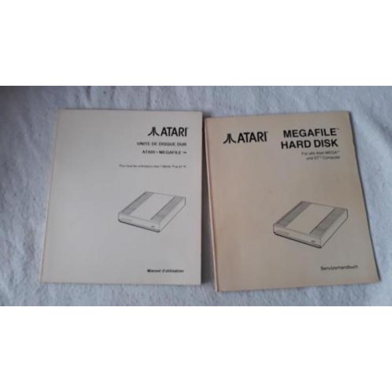 Uit 1987/8 Duitse en Franse Atari handleiding hard disk