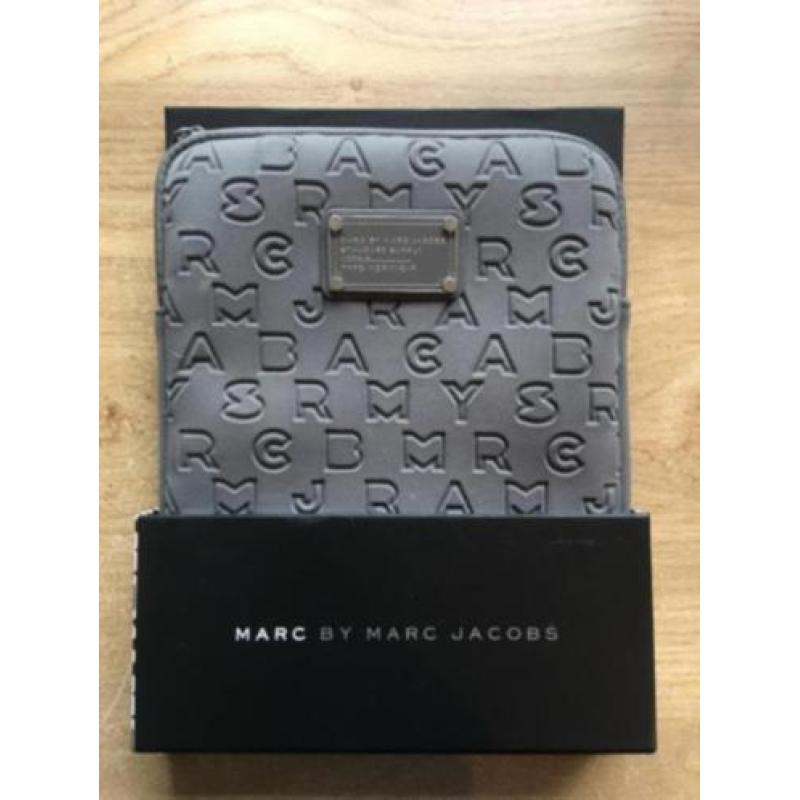 Marc by Marc Jacobs logo iPad hoes cover grijs neopreen