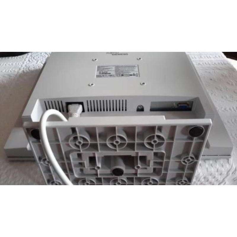 Fujitsu Siemens 15 inch computerscherm