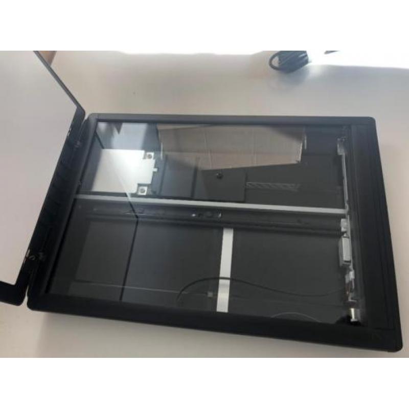 Canon CanoScan LiDE 220 scanner