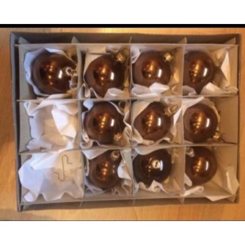 Kerstballen bruin m. gouden randje. Mat en glans