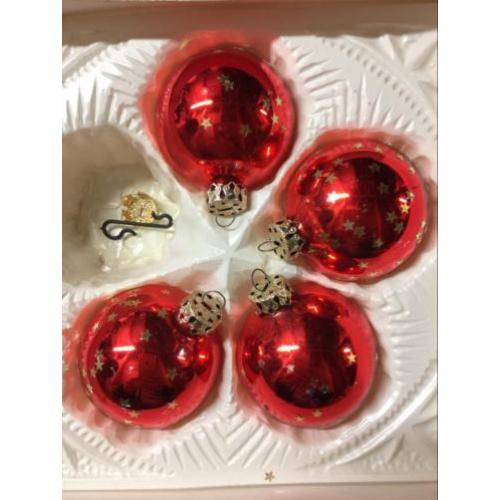 13 oude kerstballen en klokjes uit glas rood