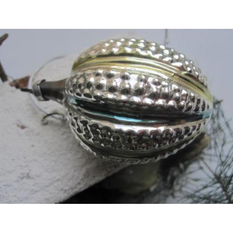 Antieke Vintage Kerstbal oude zilver gekleurde Lampion noot