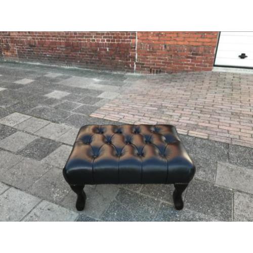 Mooie Chesterfield hocker