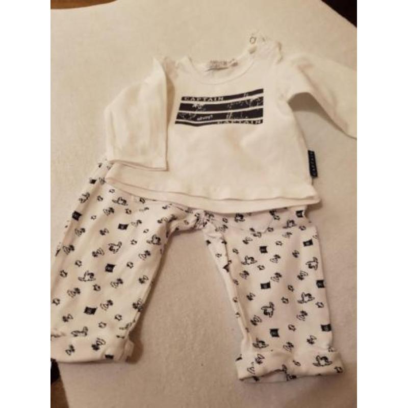 Leuk setje, broekje en shirt maat 56/1m