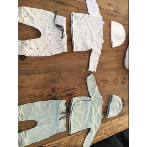 Moppies twee setjes maat 50