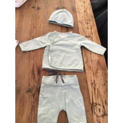 Moppies twee setjes maat 50