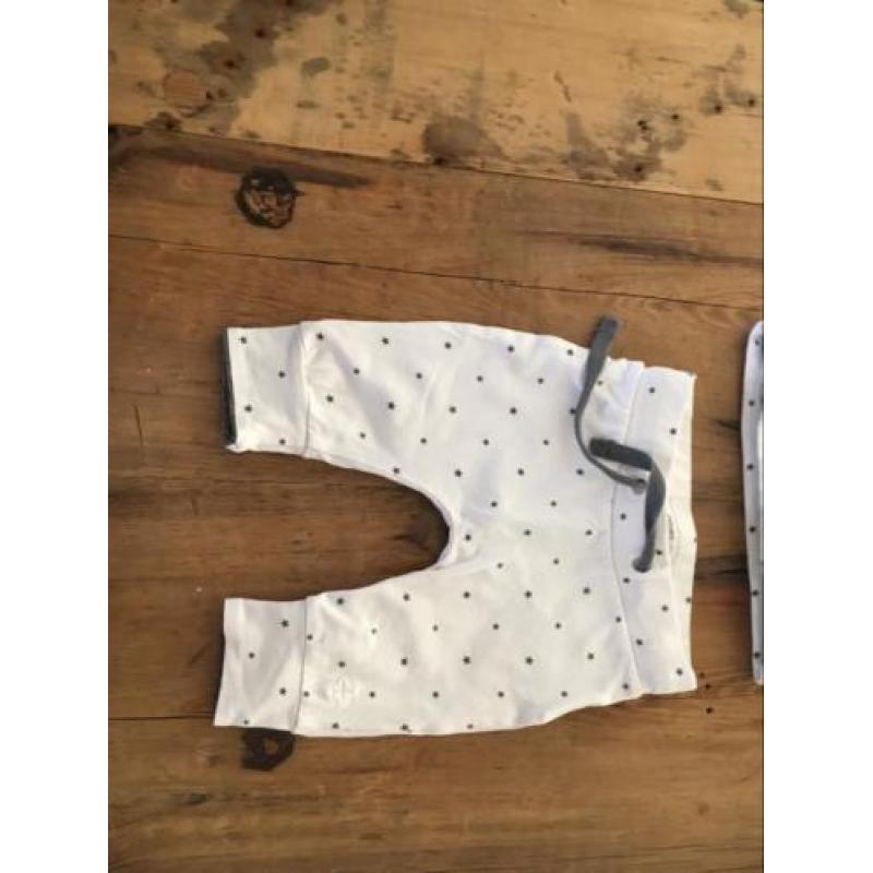 Moppies twee setjes maat 50