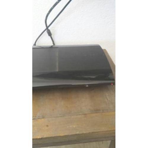 Playstation 3 incl 2 controllers en 12 spellen.
