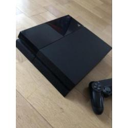 Playstation 4 1TB + 2 controllers