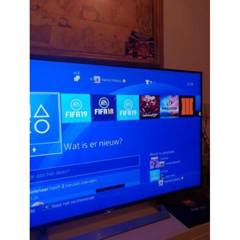 Ps4 pro met 2 control en 3 game